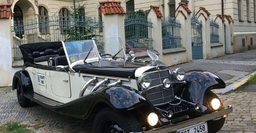 Prague: Private Tour by Vintage Car - Mozart to Old Town Square: the classic-prague hit list in motion