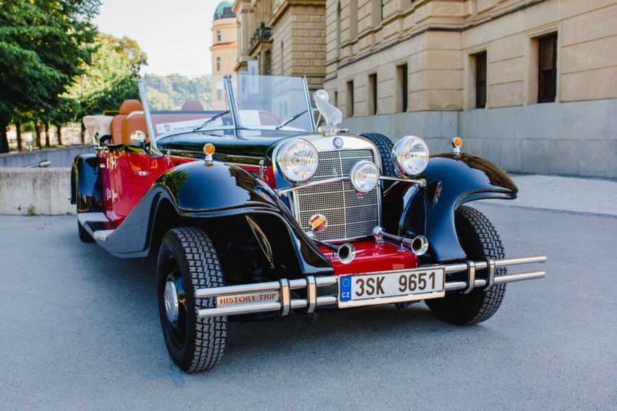 Prague: Private Tour by Vintage Car - Lennon Wall and Dancing House: modern Prague contrasts