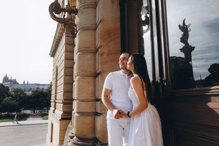 Prague: Professional Photoshoot at Prague Castle - Choosing the right time window for 15 to 45 minutes