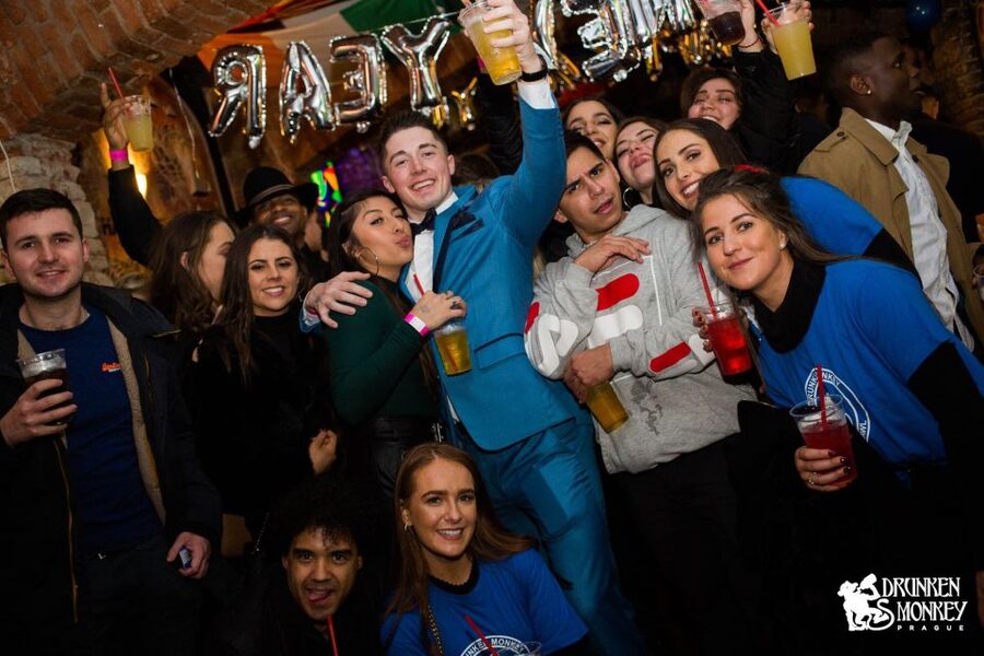 Prague: Pub Crawl with Open Bar and VIP Entry - The open bar plan: drinks, shots, and sports TVs