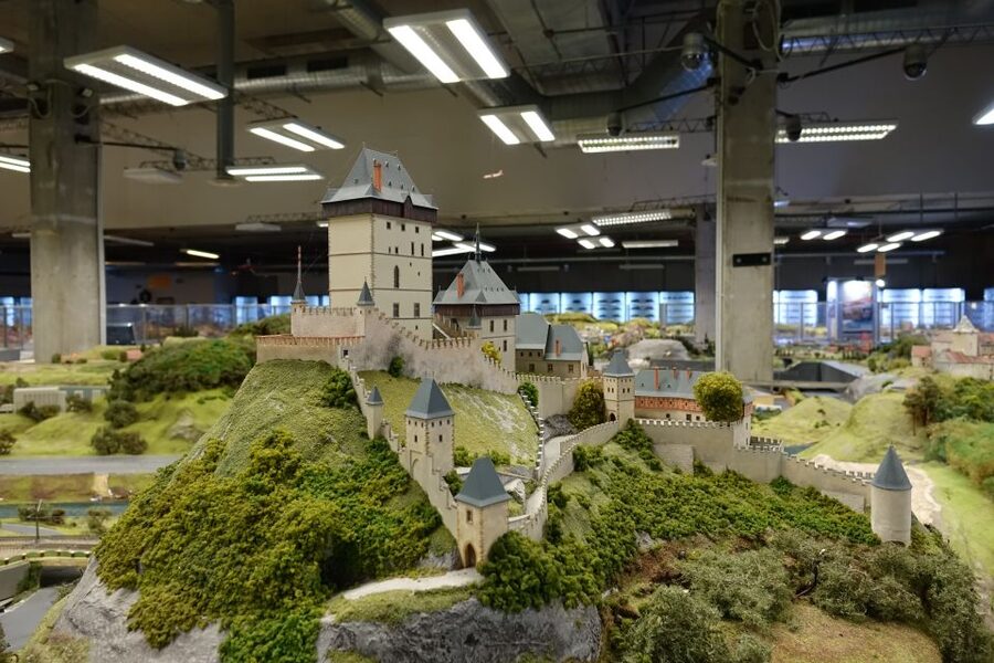 Prague: Railway Kingdom Giant Model Railway Museum - Practical tips: tickets, brochure languages, and where meals fit in