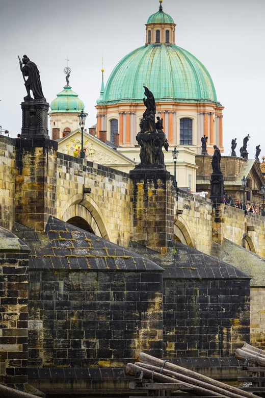 Prague: River Cruise, Charles Bridge Museum, & Walking Tour - Audio-guide tips: multilingual earphones, and how to make the boat part better