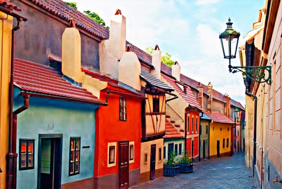 Prague Royal Castle, St Vitus, Golden Lane Tour with Tickets - How Guide Quality Changes the Whole Day