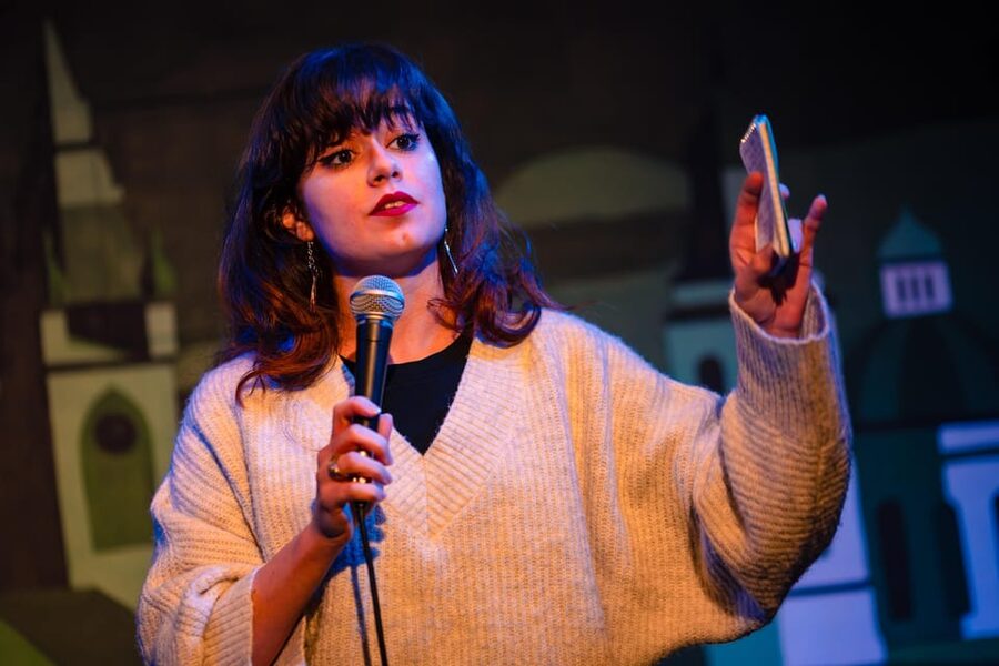 Prague: Saturday Stand-Up Comedy Night in English - Inside the show: what 60 to 90 minutes of English stand-up feels like