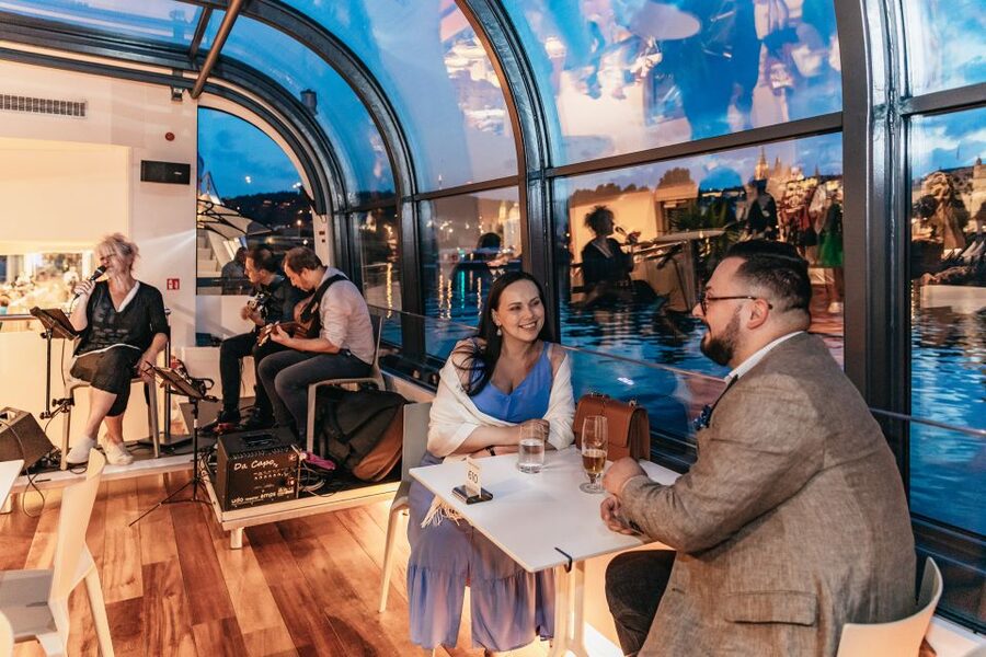 Prague: Sightseeing Dinner Cruise on Open-Top Glass Boat - Getting on board: which glass boat you’ll get and where the views happen