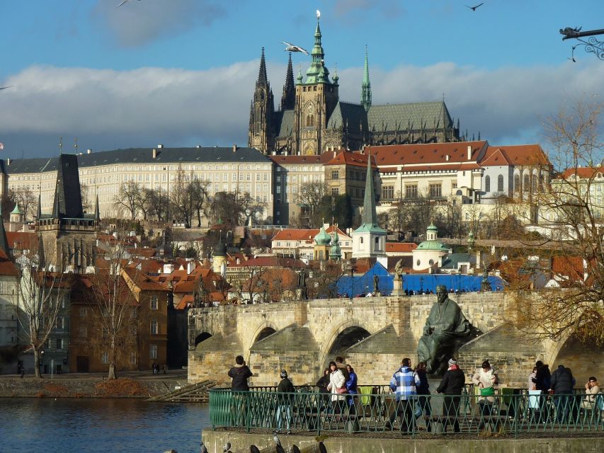 Prague Sightseeing Tour with Lunch - Lunch in a medieval tavern, built into the day