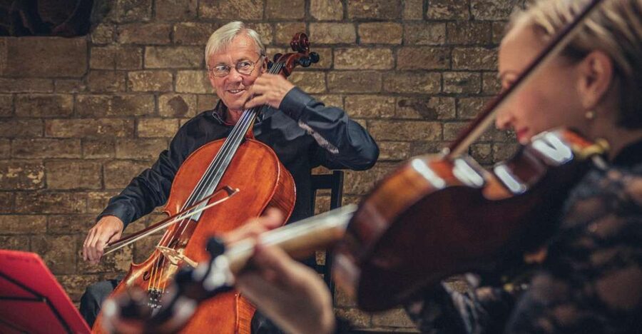 Prague, St. Martin: The Best of World & Czech Music - How the 70-minute program flows (and what to listen for)