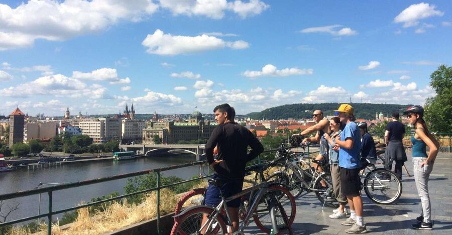 Prague: Stunning Viewpoints, Castle, City & Park Bike Tour - Pedaling the Vltava River to Hlávkův most for quick skyline hits