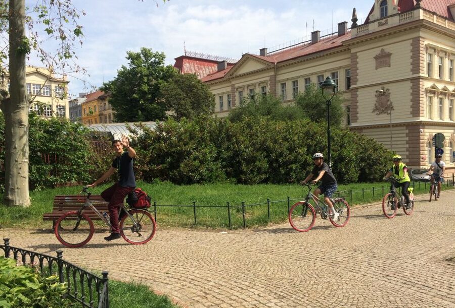 Prague: Stunning Viewpoints, Castle, City & Park E-Bike Tour - Why This E-Bike Route Works: Old Town, Letná, and Prague Castle in One Flow
