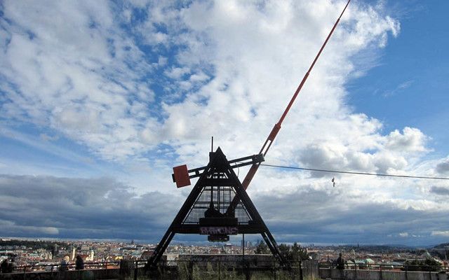 Prague: Stunning Viewpoints, Castle, City & Park E-Bike Tour - Kampa Island Beer Garden Break: The Pause You Actually Need