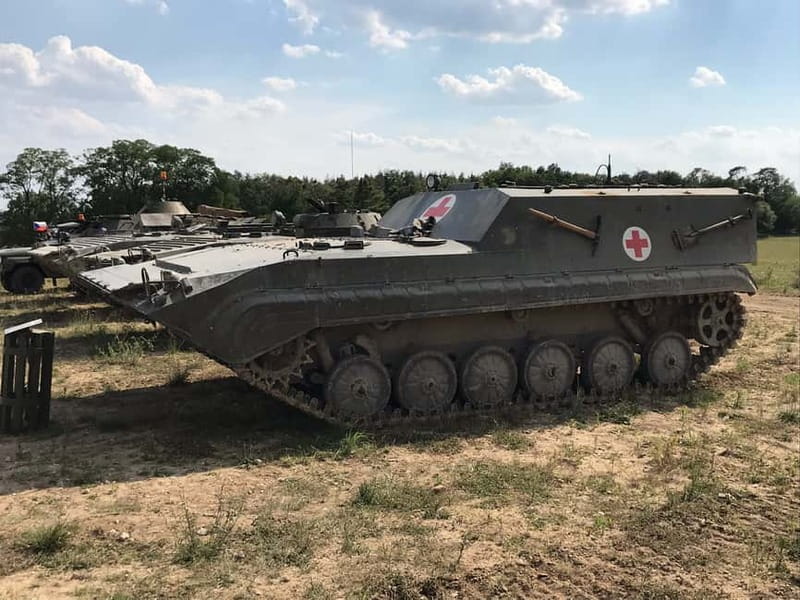 Prague: Tank Ride Experience - The 3-hour flow: pickups, one hour on site, and drop-off