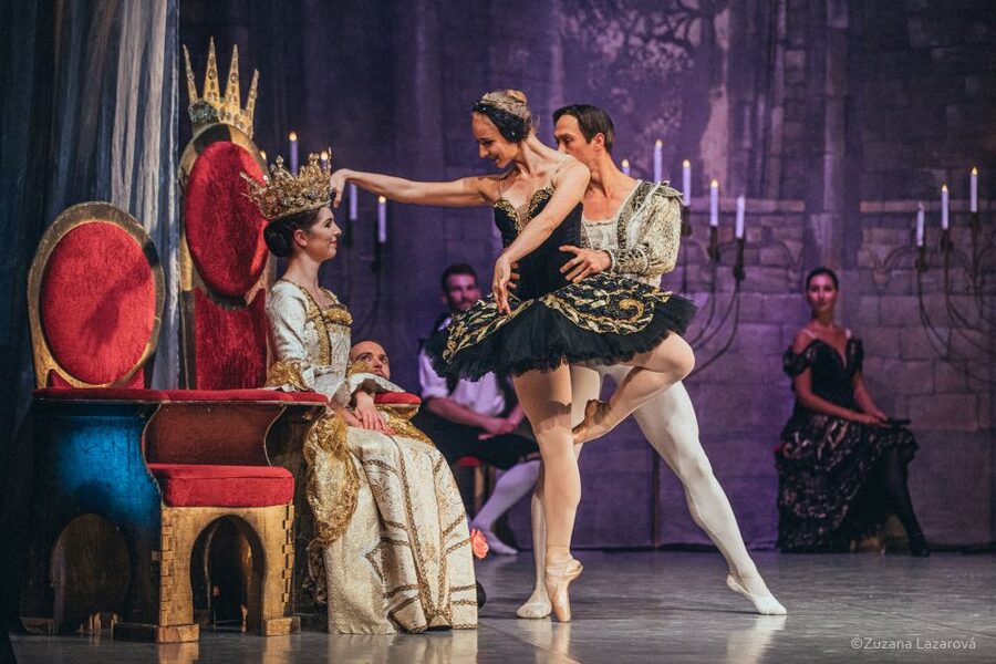 Prague: The Best of Swan Lake Ballet Tickets - Inside the Broadway Theatre: Small-Scale Stage, Close Seats