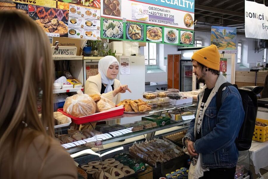 Prague: Traditional Czech Cooking Class with Market Tour - The Thursday 17:00 twist, when you may miss part of the market