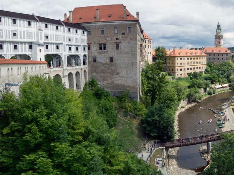 Prague: Transfer to Vienna via fabulous Cesky Krumlov - Arriving in Vienna: drop off at your chosen address plus next-step tips
