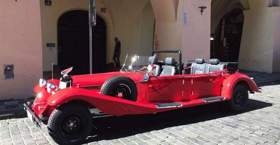 Prague: Vintage Car Ride and Walking Tour - Getting Off at Prague Castle: A Change in Tempo