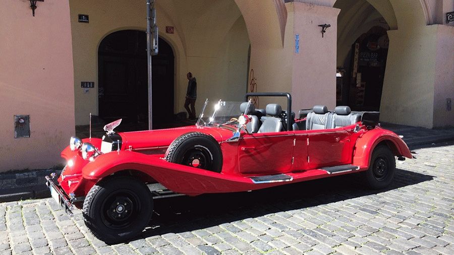 Prague: Vintage Car Ride and Walking Tour - How to Get the Most From the Car and the Walk