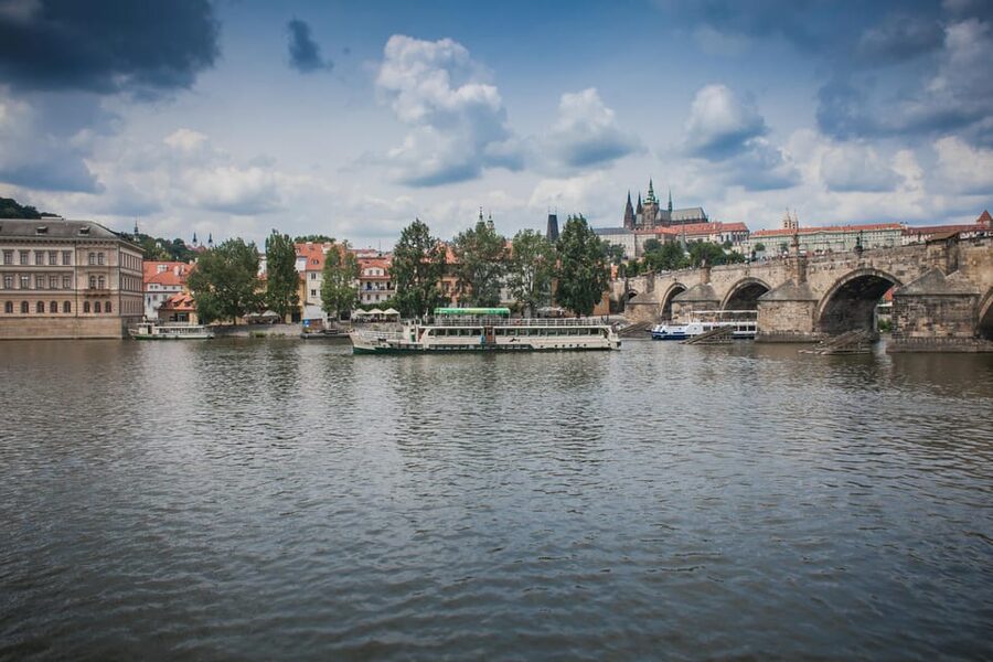 Prague: Vltava River Evening Dinner Cruise - Pier 14 at Lodě Bevents, and the reality of rotating boats