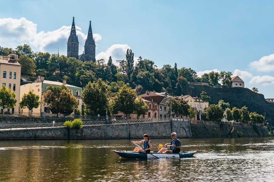 Prague: Vltava River Guided Canoeing Tour - Escaping the Crowds, Finding River Life Minutes from the City