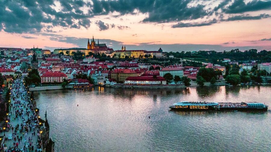 Prague: Vltava River Night Cruise with Buffet - Rudolfinum to Dancing House: Classical and Modern Close Together