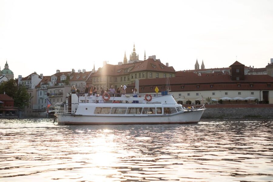 Prague: Vltava River Private Boat Party with Drinks - Key things you will notice on this Vltava party cruise