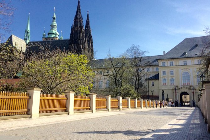Prague Walking Tour in German: Old Town and Prague Castle - 3 Hours of Walking: Pace, Shoes, and Weather Reality