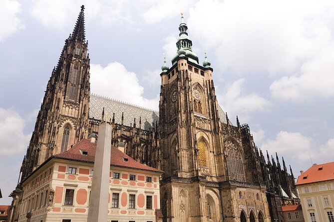 Prague Walking Tour with River Boat Cruise and Lunch - 6 hours - Should You Book This Prague Walking Tour Plus River Cruise?