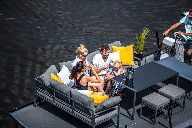 Prague YachtBoat CLASSIC cruise with Unlimited Beer or Prosecco - Key highlights worth your attention