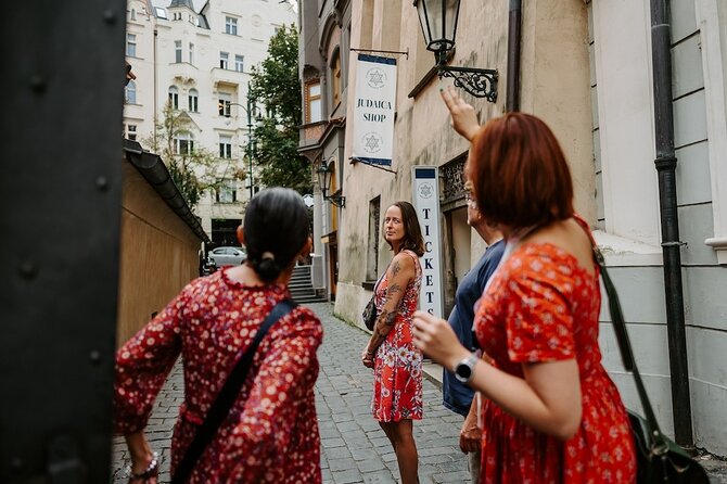 PRIVATE: 3h Stories of Prague Jewish Quarter Tour, drink included - Jewish Museum Information Centre café break: coffee included, legs rested