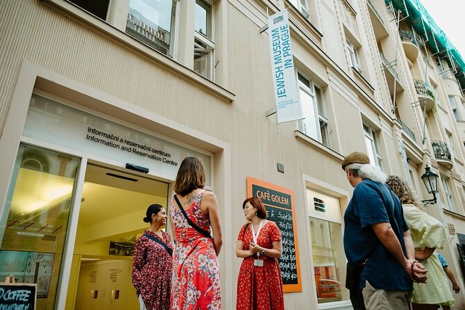 PRIVATE: 3h Stories of Prague Jewish Quarter Tour, drink included - Price and what you really pay, including synagogue admissions
