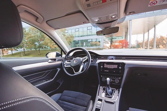 Private ARRIVAL Transfer by LIMOUSINE 3+1pax - Comfort and Trust: What Reviews Suggest About the Best Drivers