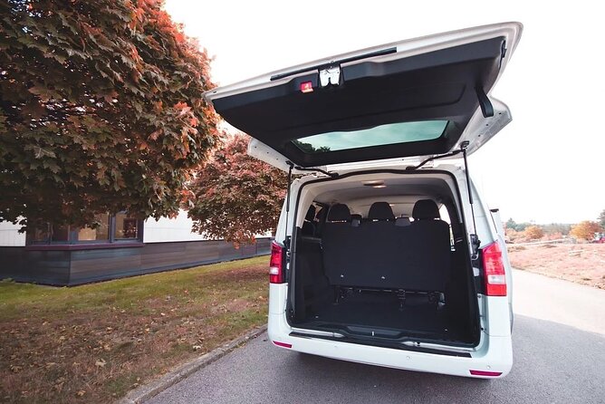 Private ARRIVAL Transfer by MINIVAN Mercedes Vito 8+1pax - Small Touches That Improve the First 15 Minutes