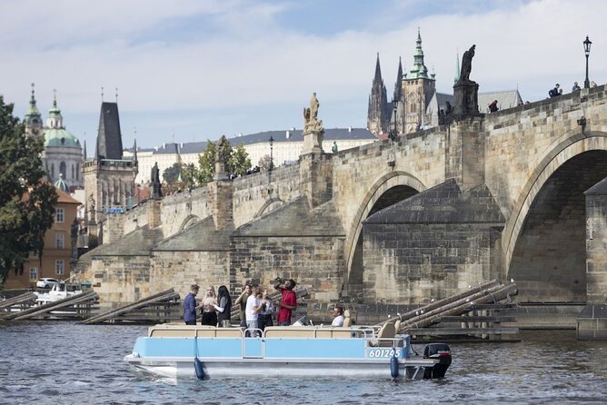 Private Boat Cruise With Unlimited Beer - Who should book this private beer boat cruise