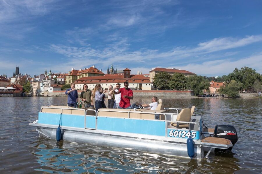 Private Boat Cruise With Unlimited Prosecco - Price Math: $412 for Up to 10, When It Feels Like a Deal