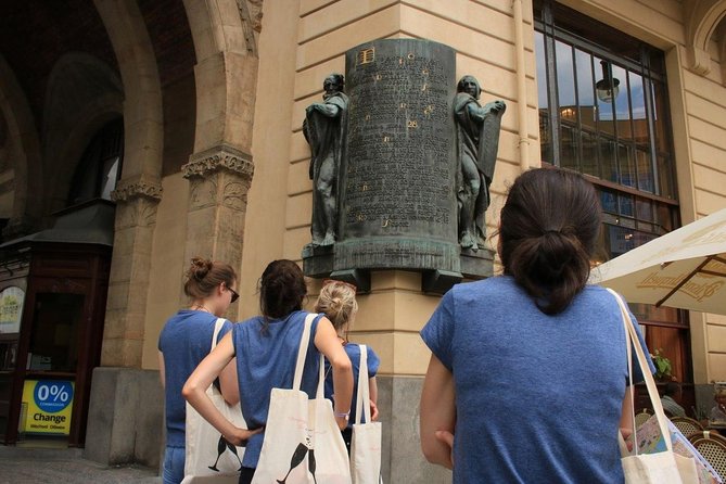 Private city discovery tour - A Historical Treasure Hunt - Guide style: host-led kickoff, then mostly self-guided
