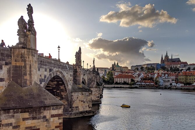 Private Custom Tour: Half-Day Tour of Prague Castle and Old Town - Staromestske namesti: Your Old Town Orientation Point
