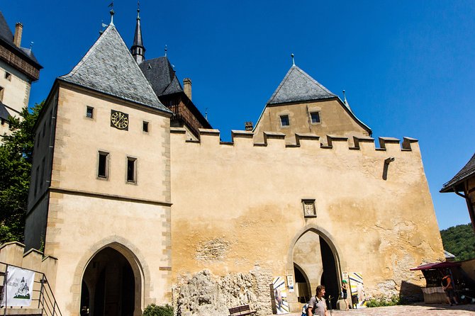 Private Karlstejn castle trip from Prague with Lunch & Admission - Lunch in the Karlstejn Area: A Real Czech Meal, Not a Food Court Detour