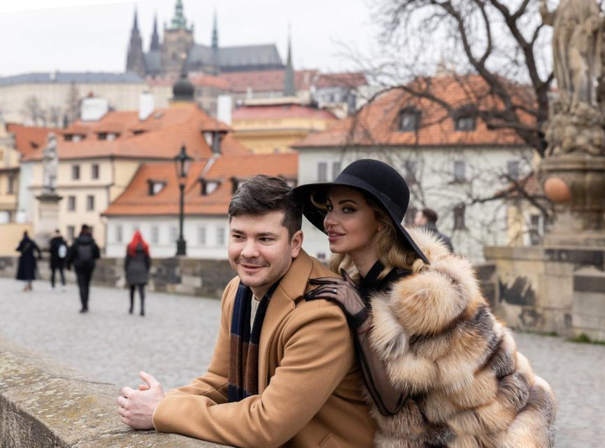 Private photoshoot in Prague - How Julia keeps posing natural and the photos emotionally real