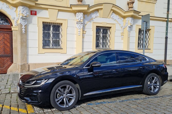 Private Prague Airport Departure Transfer - Pickup in Prague: meeting the driver at the lobby
