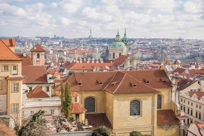 Private Prague City Highlights Tour with a Stop at a Czech Cafe - Prague Castle in about an hour: pick your priorities early