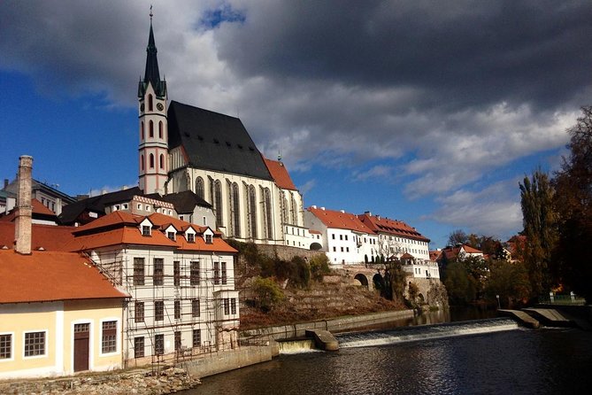 Private Tour: Cesky Krumlov Day Trip from Prague - Český Krumlov Castle: Baroque theater vibes and the winter backup