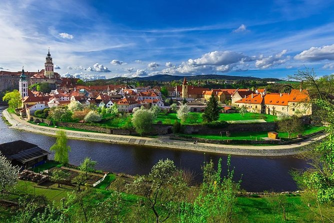 Private Tour to Cesky Krumlov from Prague - Hotel pickup, private transfers, and the pacing that avoids fatigue