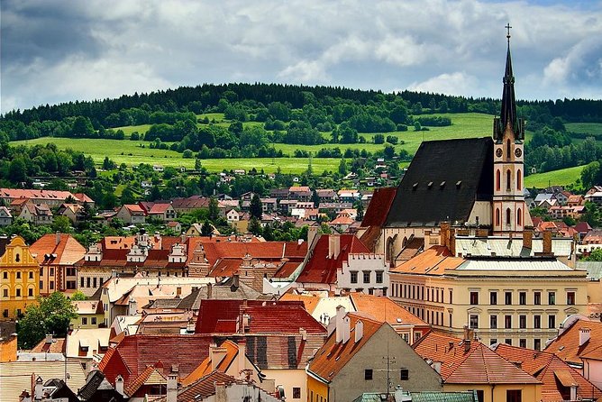 Private Tour to Cesky Krumlov from Prague - Cesky Krumlov Castle: 13th-century setting and the Cloak Bridge moment