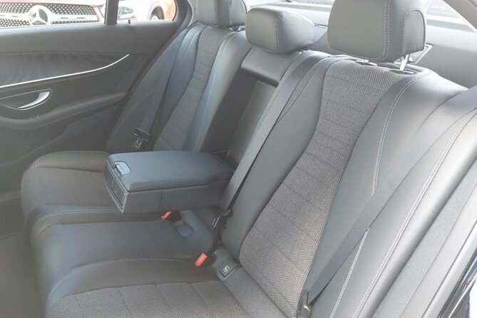Private Transfer from Prague Airport to Prague City Hotels 1 - 3 pax - Price and value for small groups
