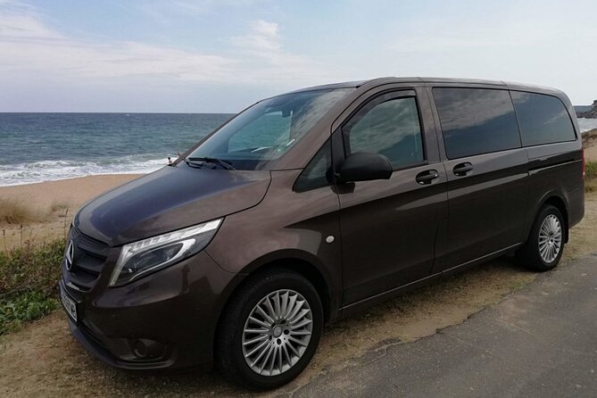 Private Transfer from Prague Airport to Prague City Hotels 1 - 7 pax - Dropping off at any Prague hotel, no transfers or extra stops