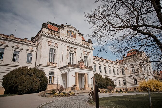 Psychiatric Hospital & Abandoned Cemetery - Entering Bohnice Psychiatric Hospital: More Than a Photo Stop