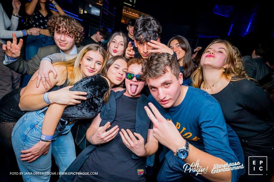 Pub Crawl with Shots and Night Club I Prague - Practical tips to make your night smoother
