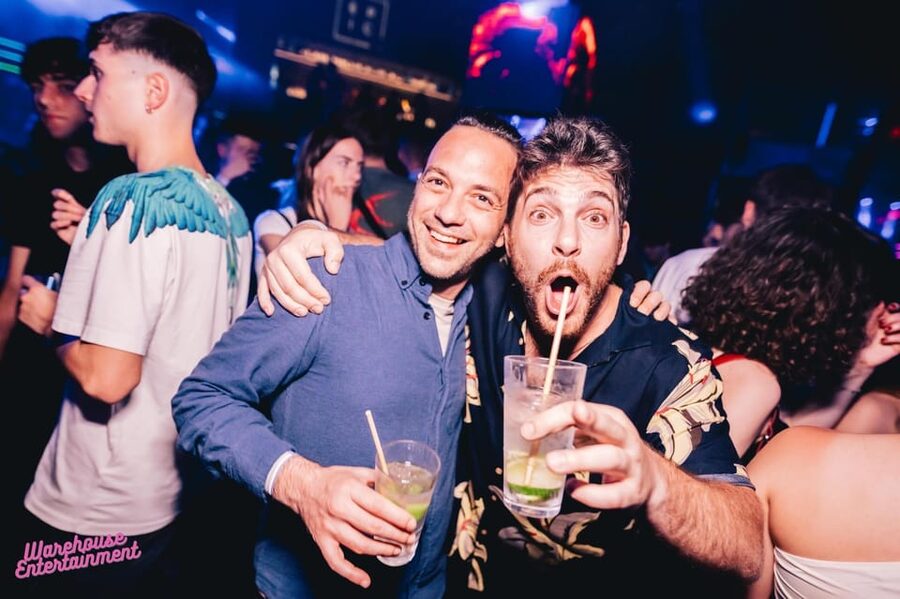 Pub Crawl with Shots and Night Club I Prague - What the guide does well, and why names like Hercy, Harsi, and Erwin matter