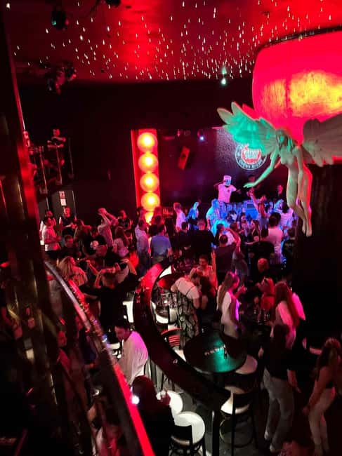 Pub Crawl with Shots and Night Club I Prague - How the night flows, from Recovery Room to Epic Prague