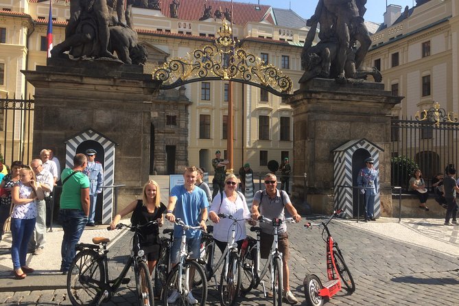 Radtour durch Prag auf Deutsch - Bike Gear, Insurance, and the Real-Life Traffic Factor