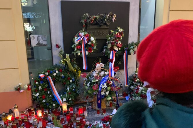 Second World War & Communism (Tip-based 3 hour tour) - Dancing House and the Operation Anthropoid ending: from tragedy to resistance in a crypt